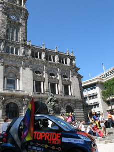 Marcha do Orgulho diante da Câmara do Porto