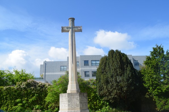 Monumento de homenagem aos britânicos do Porto que combateram nas duas Guerras Mundiais