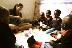 Marta Baeta criou a "From Kibera With Love" para ajudar crianças da maior favela do mundo no Quénia