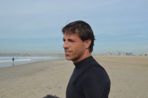 Hugo Pais tem 42 anos e é gestor. Pratica surf há cerca de 5 anos.