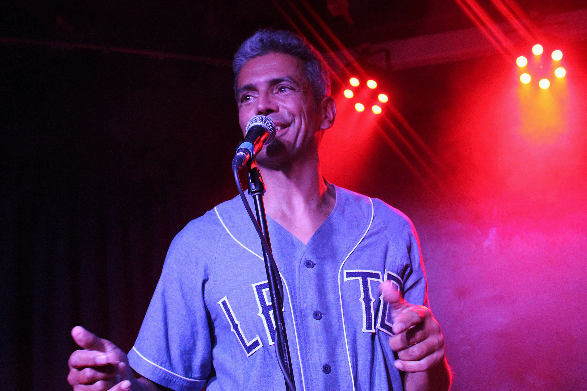 Jorge Romão, baixista dos GNR, juntou-se a Úria em palco.